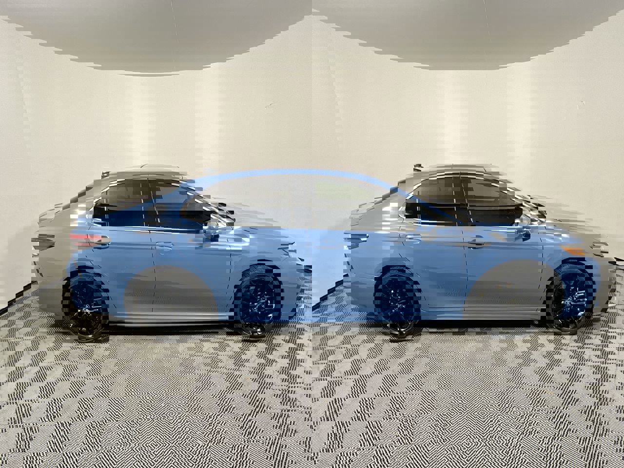 Used 2023 Toyota Camry XSE w/ Navigation Package image 2