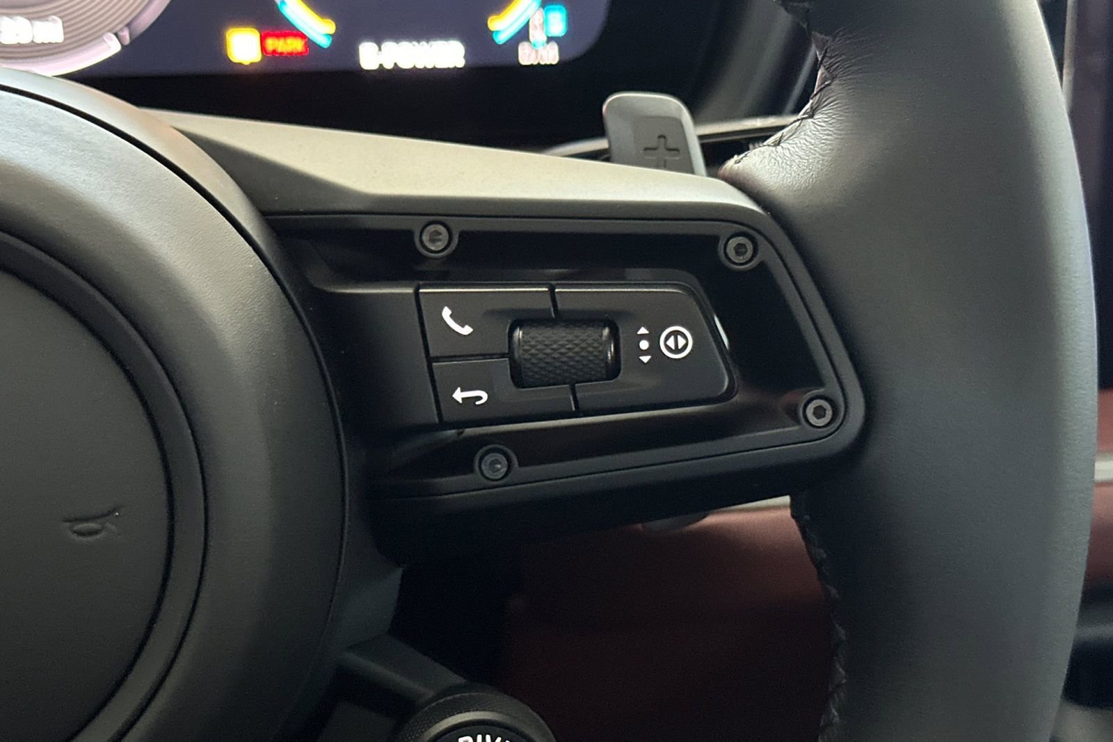 New 2025 Porsche Cayenne Turbo image 32