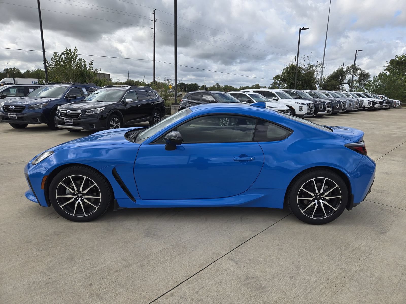 Used 2024 Toyota GR86 RWD image 5