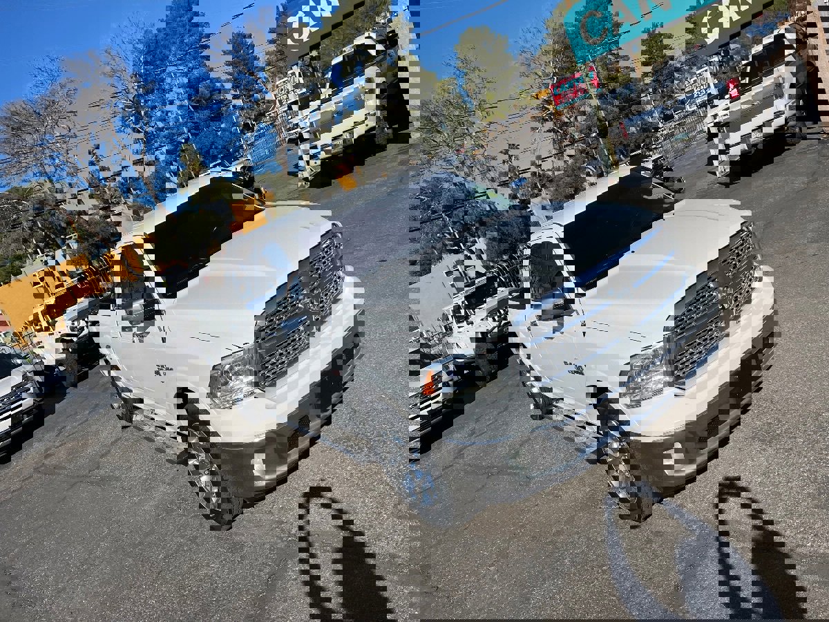 Used 2017 RAM 1500 Laramie RWD image 47