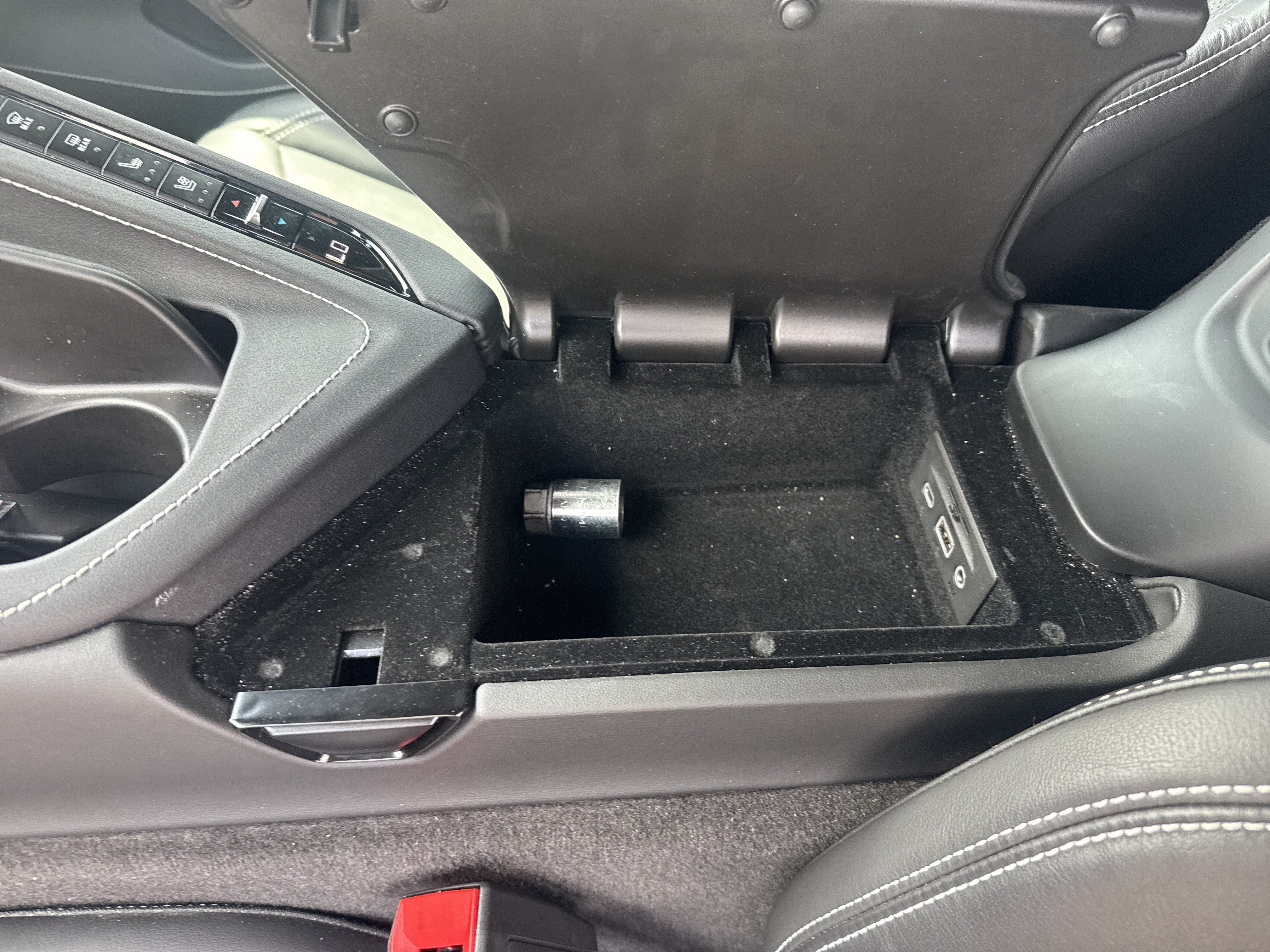 Used 2020 Chevrolet Corvette Stingray Preferred Cpe w/ 2LT Preferred Equipment Group RWD image 8