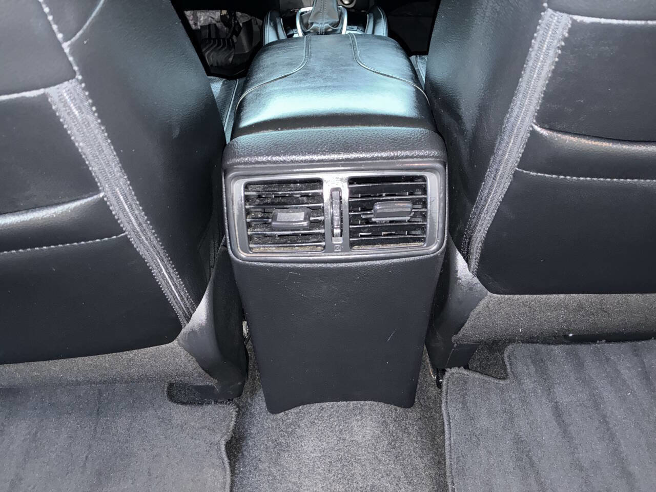 Used 2019 Nissan Rogue SL w/ Premium Package image 11