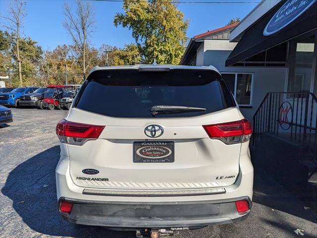 Used 2017 Toyota Highlander Plus w/ Protection Package #3 AWD/4WD image 4