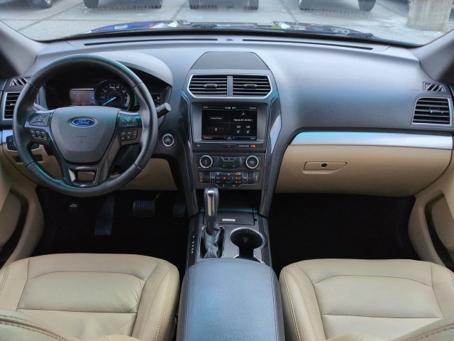 Used 2016 Ford Explorer XLT w/ Equipment Group 202A FWD image 15