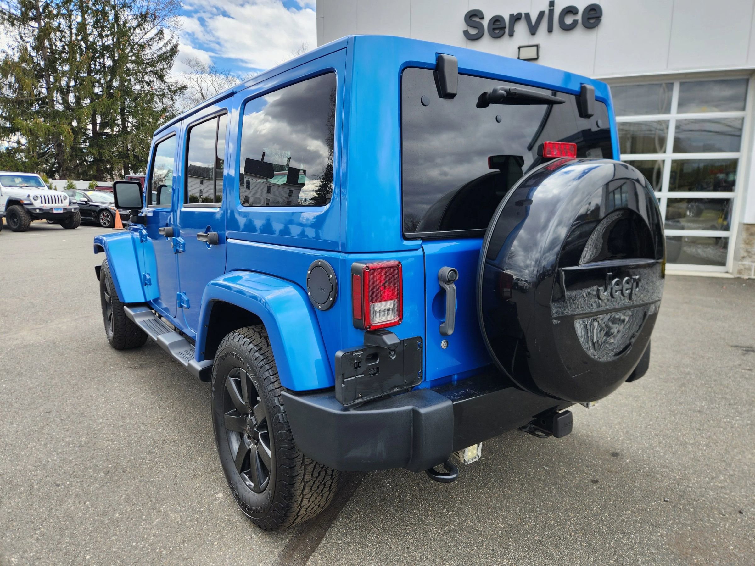 Used 2014 Jeep Wrangler Unlimited Sahara image 12