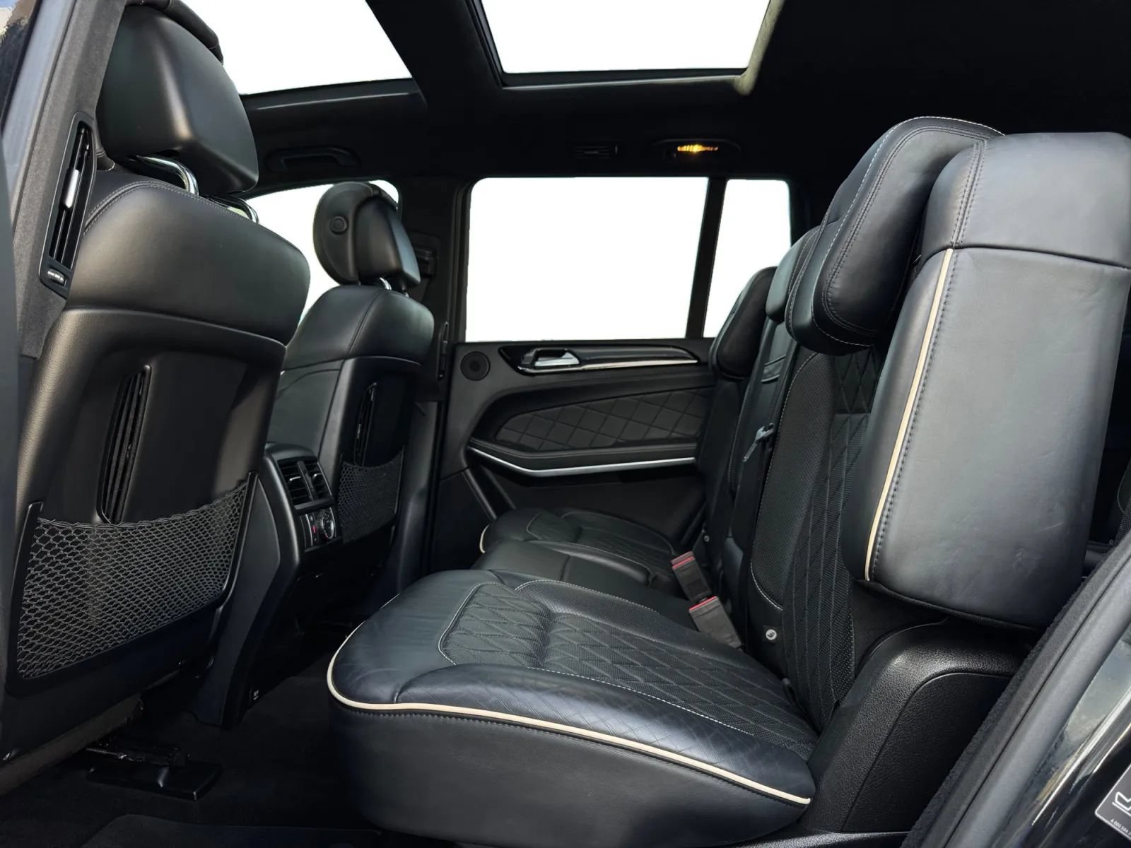 Used 2016 Mercedes-Benz GL 550 4MATIC image 16