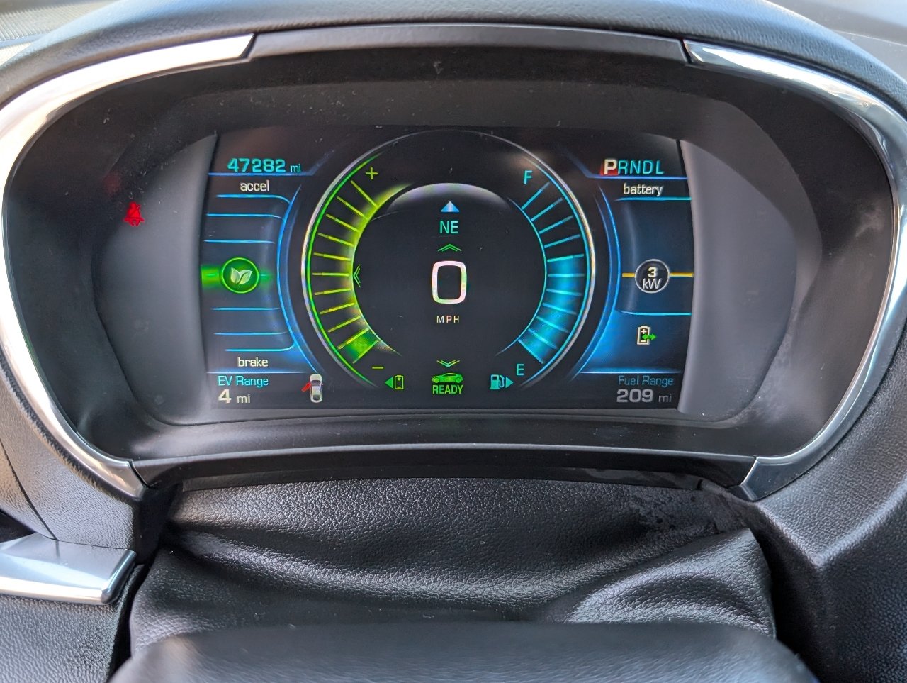 Used 2017 Chevrolet Volt Premier w/ Driver Confidence Package FWD image 19