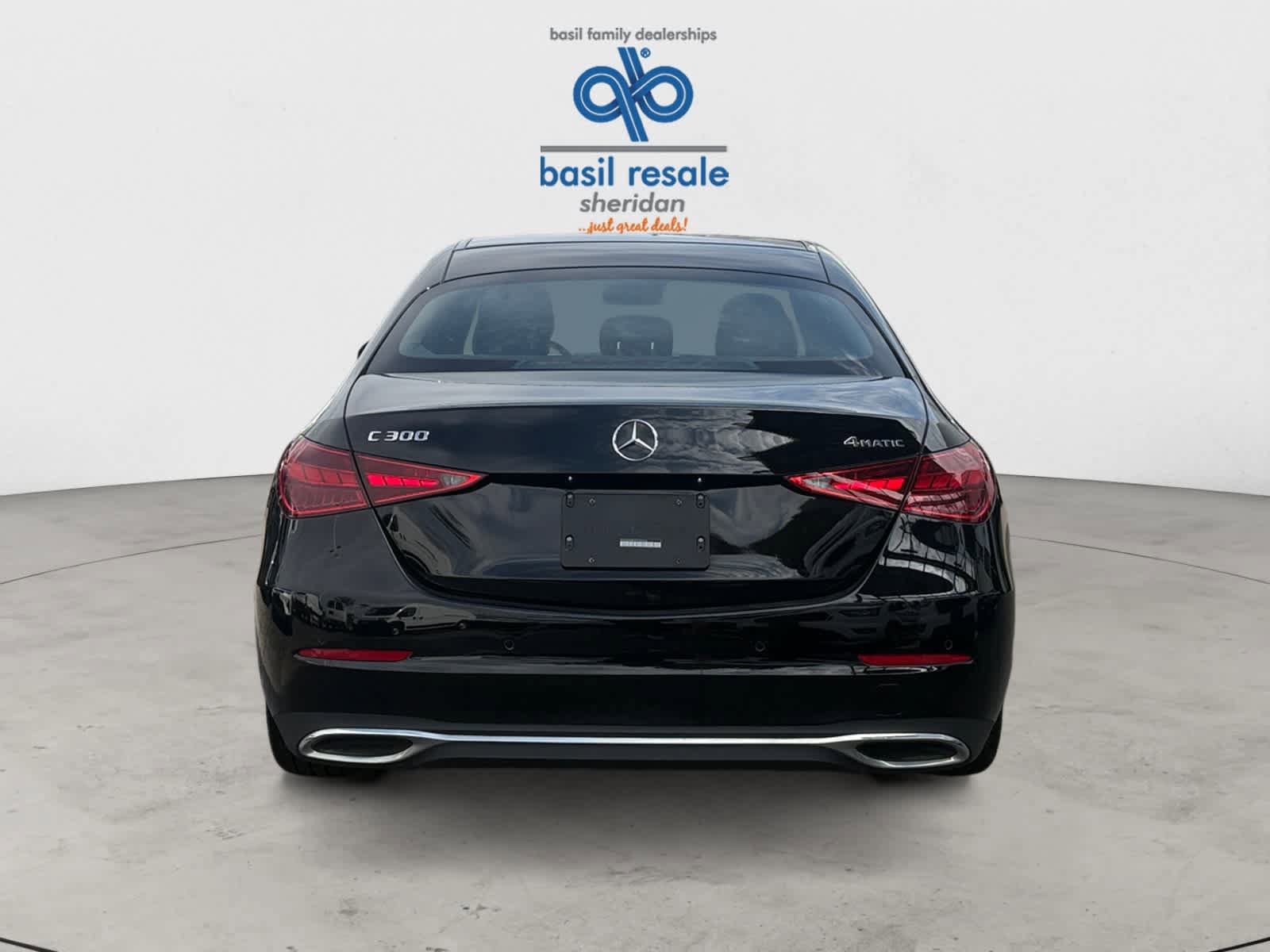 Used 2025 Mercedes-Benz C 300 4MATIC Sedan image 4