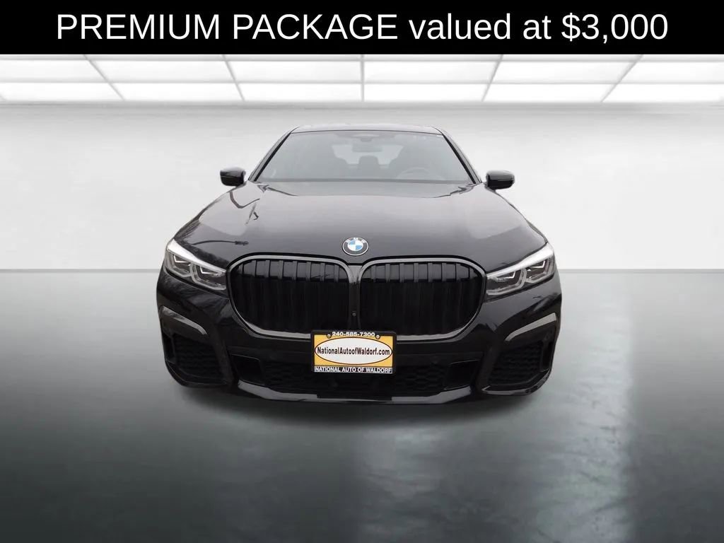 Used 2022 BMW 740i xDrive w/ M Sport Package AWD/4WD image 3