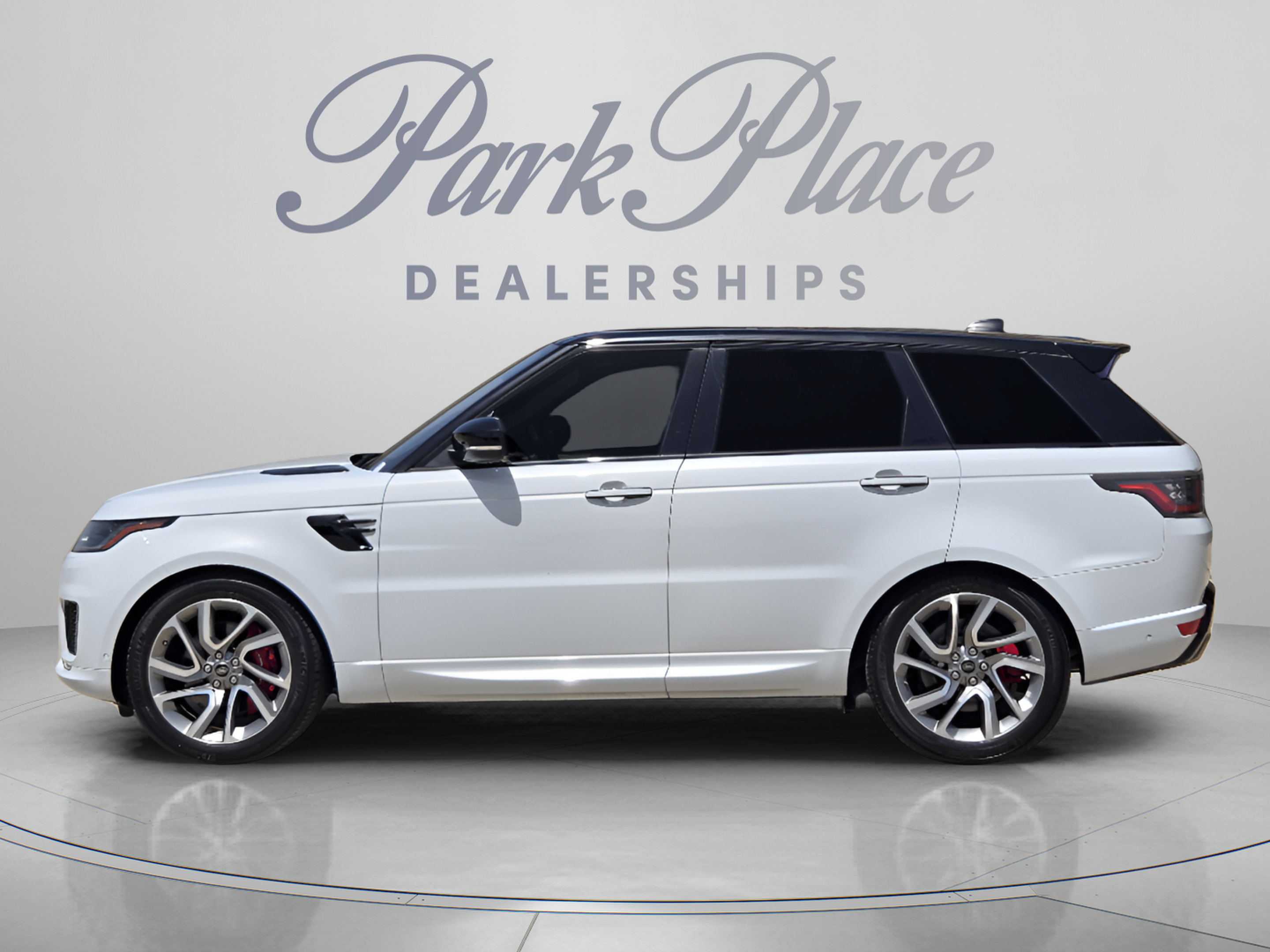Used 2018 Land Rover Range Rover Sport HSE Dynamic AWD/4WD image 2