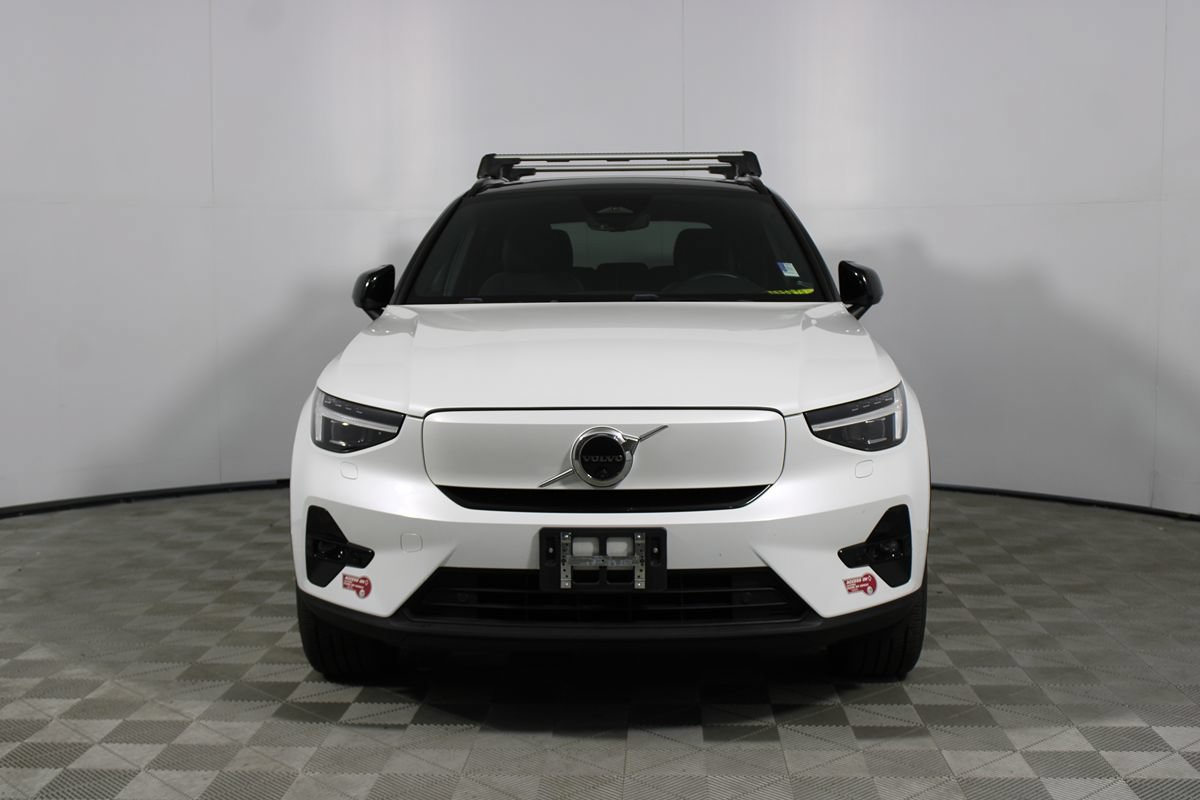 Used 2023 Volvo XC40 Recharge Ultimate AWD/4WD image 2