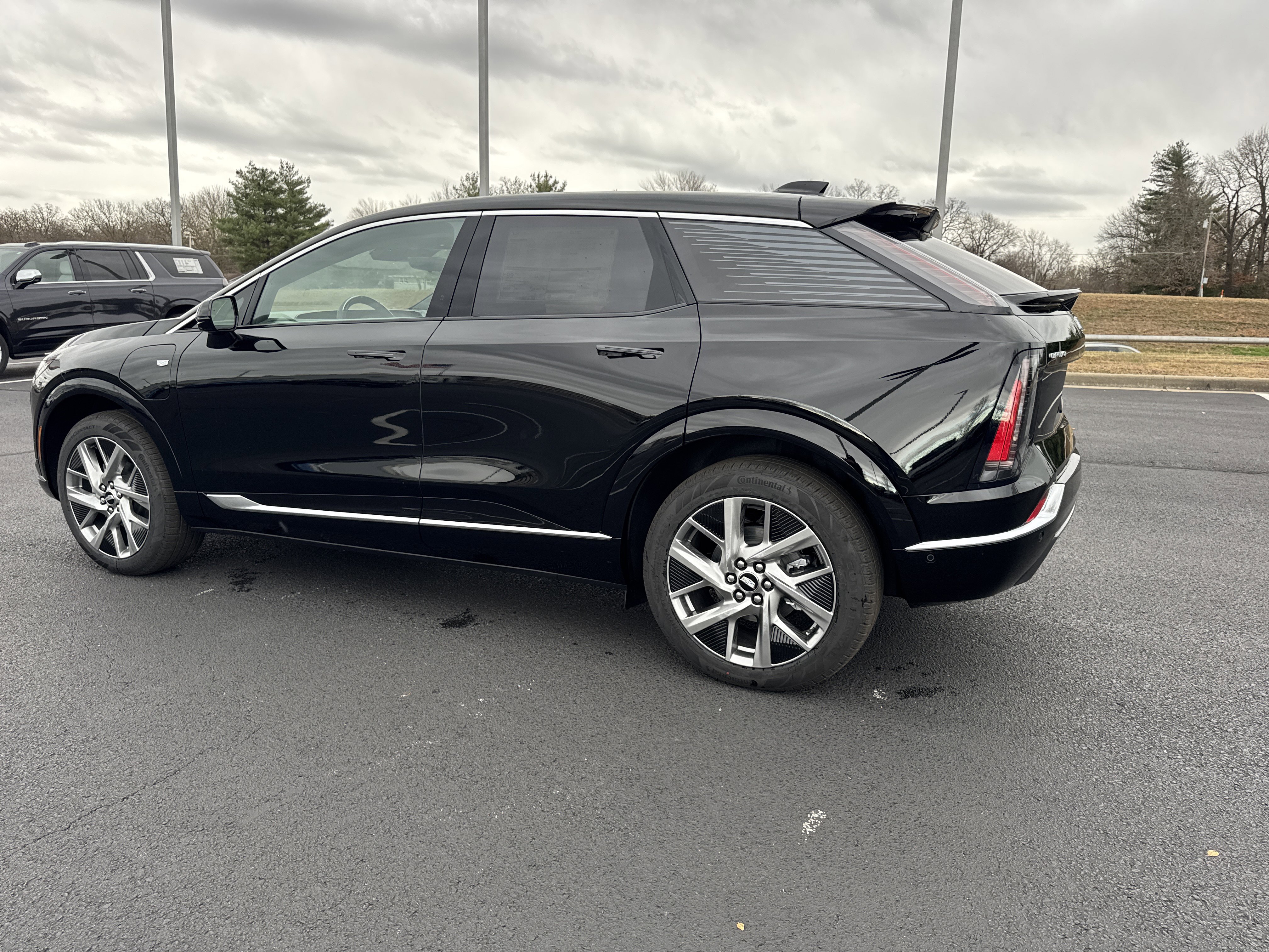 New 2026 Cadillac Optiq Luxury 1 image 2