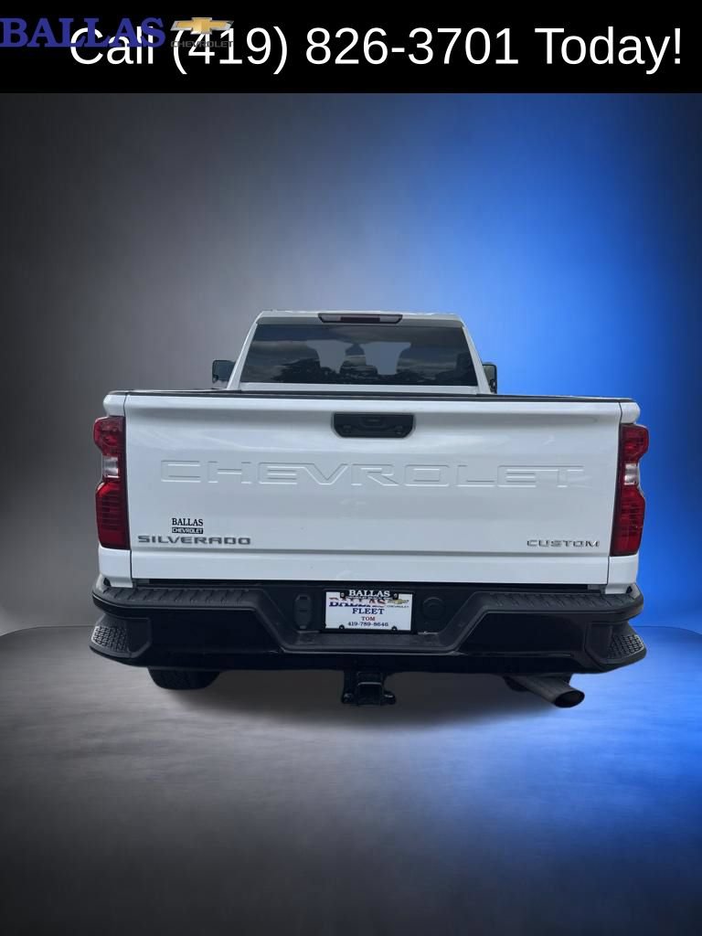 Used 2022 Chevrolet Silverado 2500 Custom w/ Custom Value Package AWD/4WD image 4