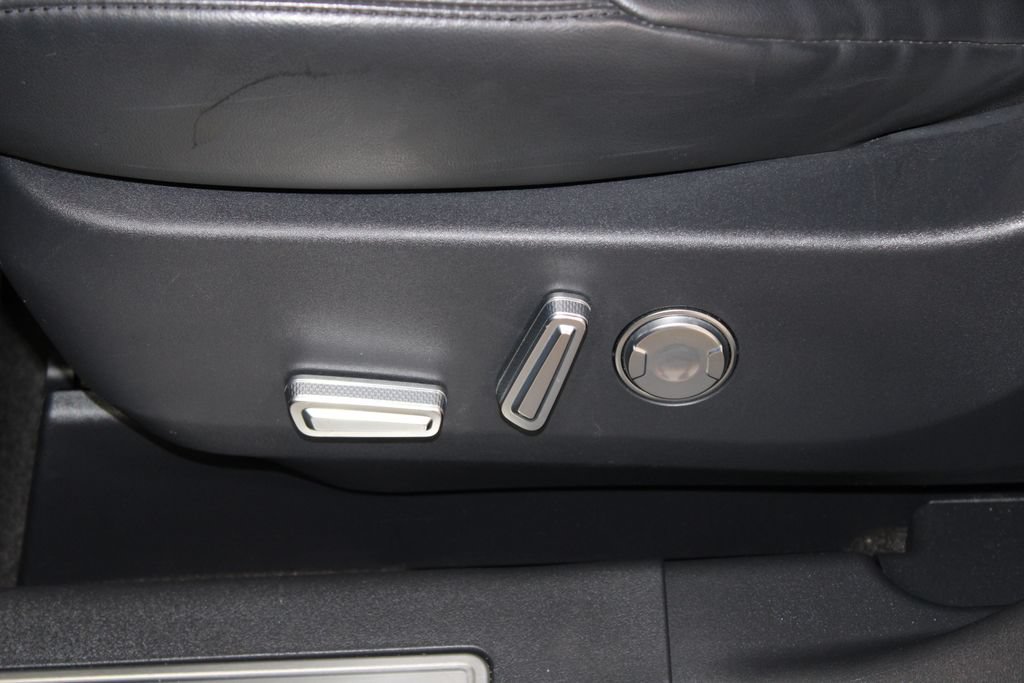 Used 2024 Lincoln Nautilus Reserve AWD/4WD image 17