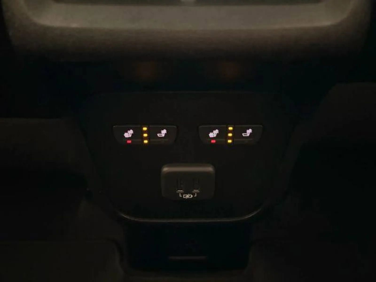 Used 2020 Chevrolet Equinox Premier image 18