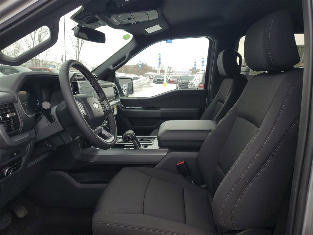 New 2025 Ford F150 XLT w/ Equipment Group 302A MID image 8