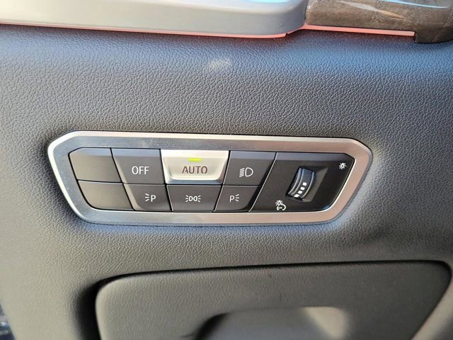 Used 2022 BMW X6 xDrive40i w/ M Sport Package AWD/4WD image 12
