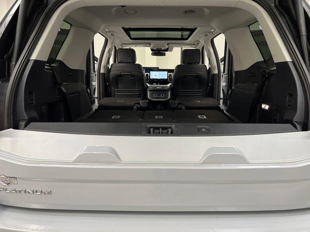 Used 2025 Ford Expedition Platinum AWD/4WD image 43