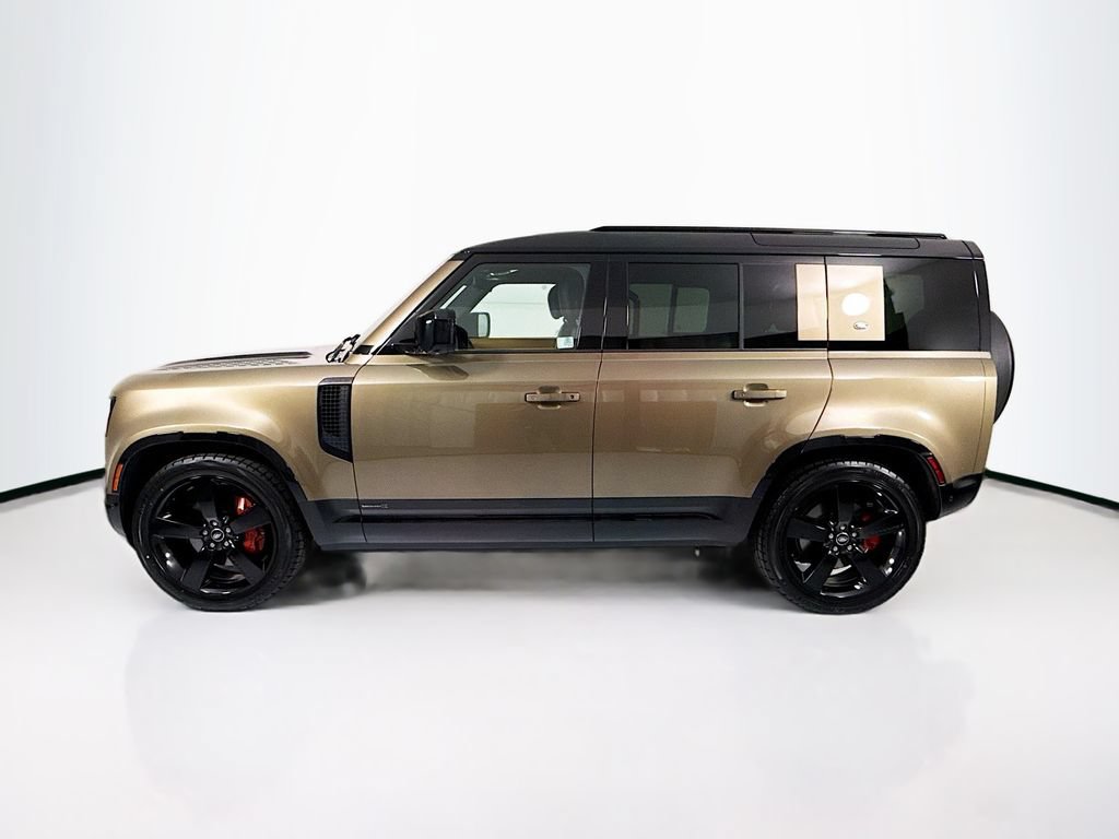 Used 2024 Land Rover Defender 110 X AWD/4WD image 8