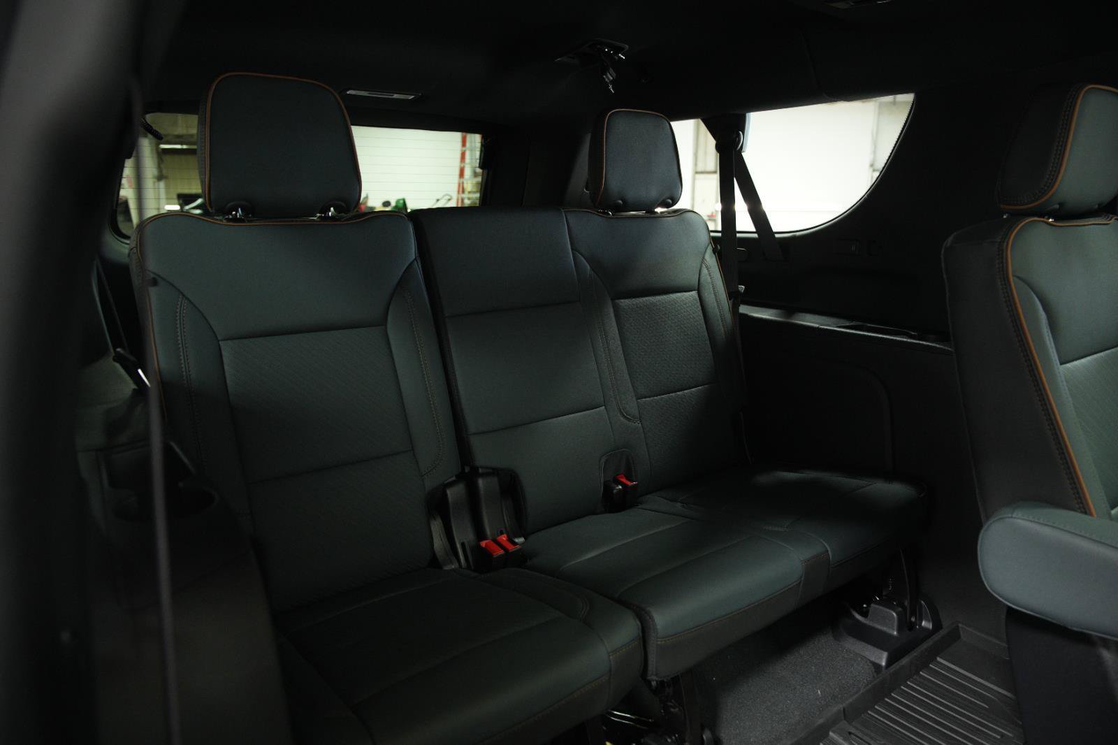 New 2026 GMC Yukon XL AT4 w/ AT4 Premium Plus Package AWD/4WD image 17