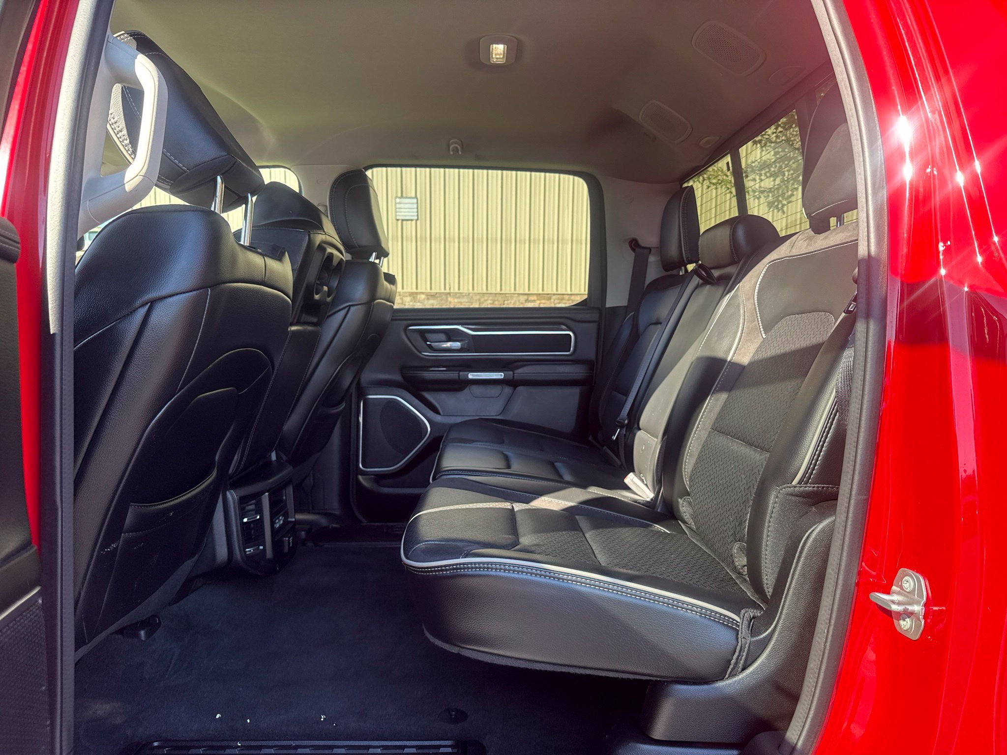 Used 2022 RAM 1500 Laramie AWD/4WD image 15