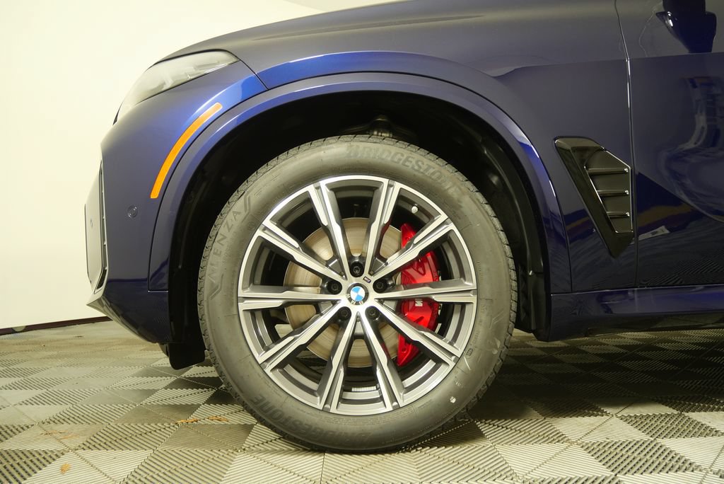 Used 2026 BMW X5 xDrive40i w/ M Sport Package AWD/4WD image 2
