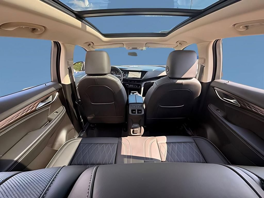 Used 2023 Buick Envision Avenir AWD/4WD image 28