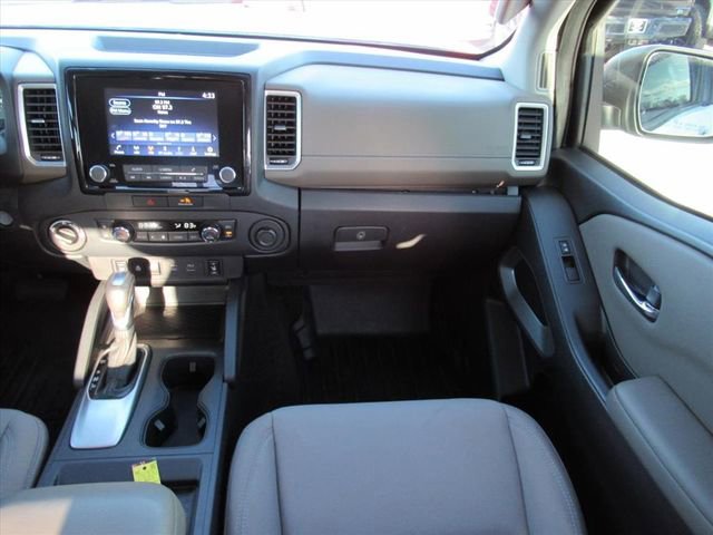 Used 2022 Nissan Frontier SV image 14