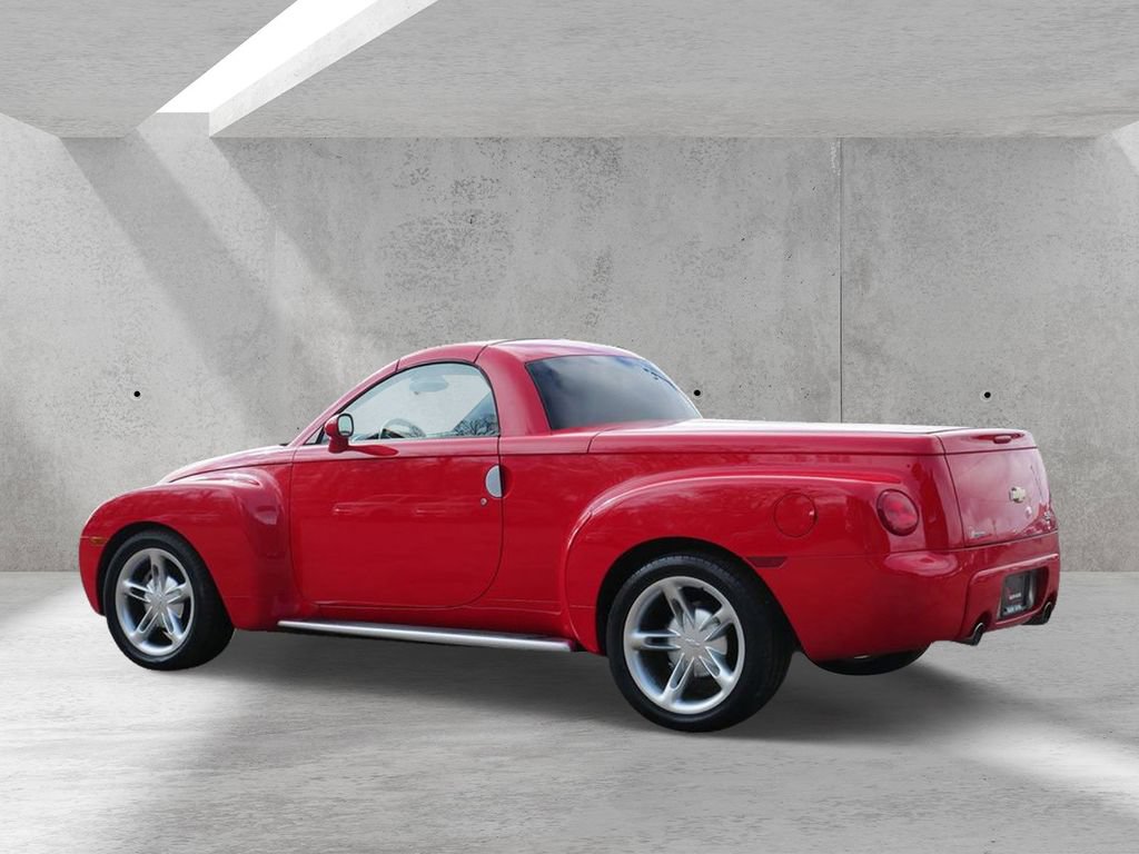 Used 2004 Chevrolet SSR RWD image 4