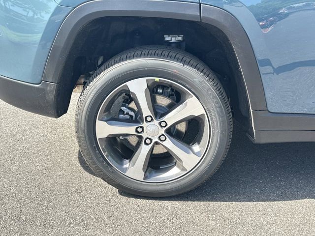 New 2026 Jeep Grand Cherokee Limited RWD image 19