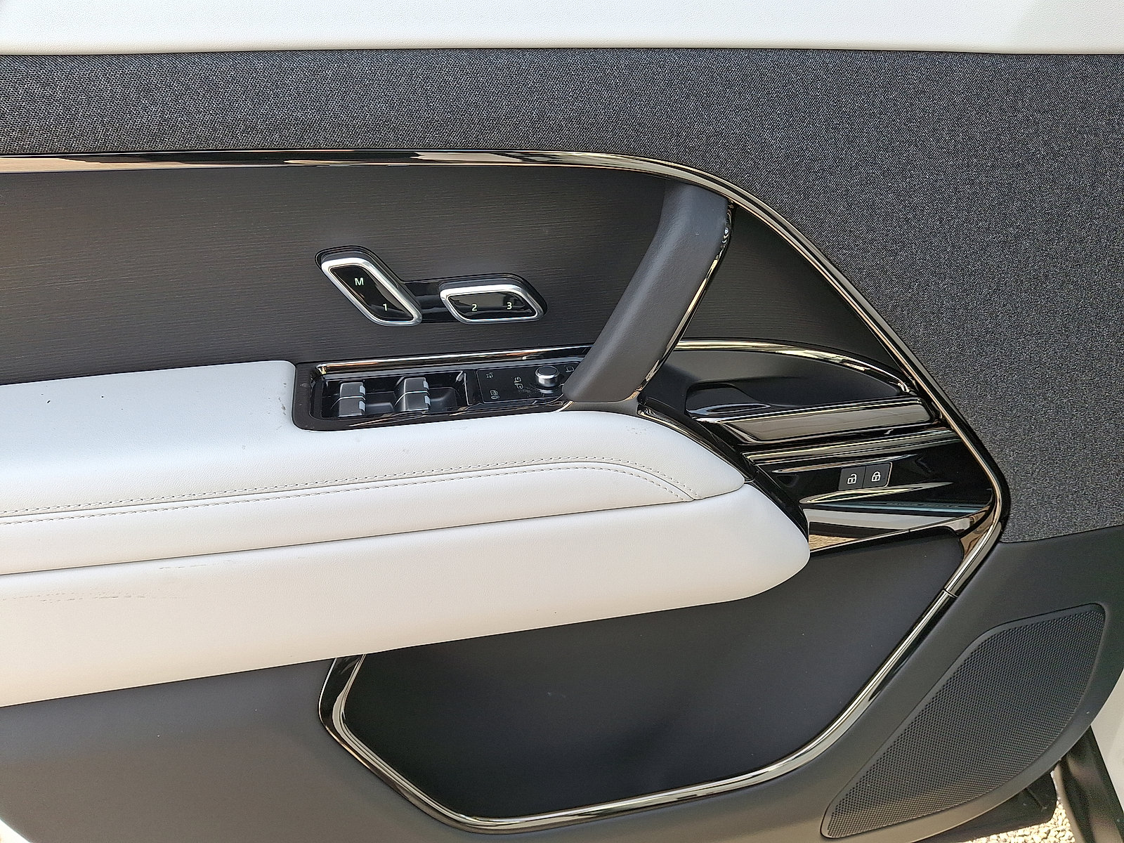 New 2026 Land Rover Range Rover Sport SE image 4