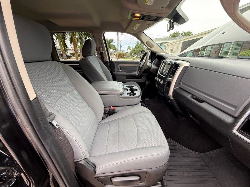 Used 2018 RAM 1500 Classic SLT image 27