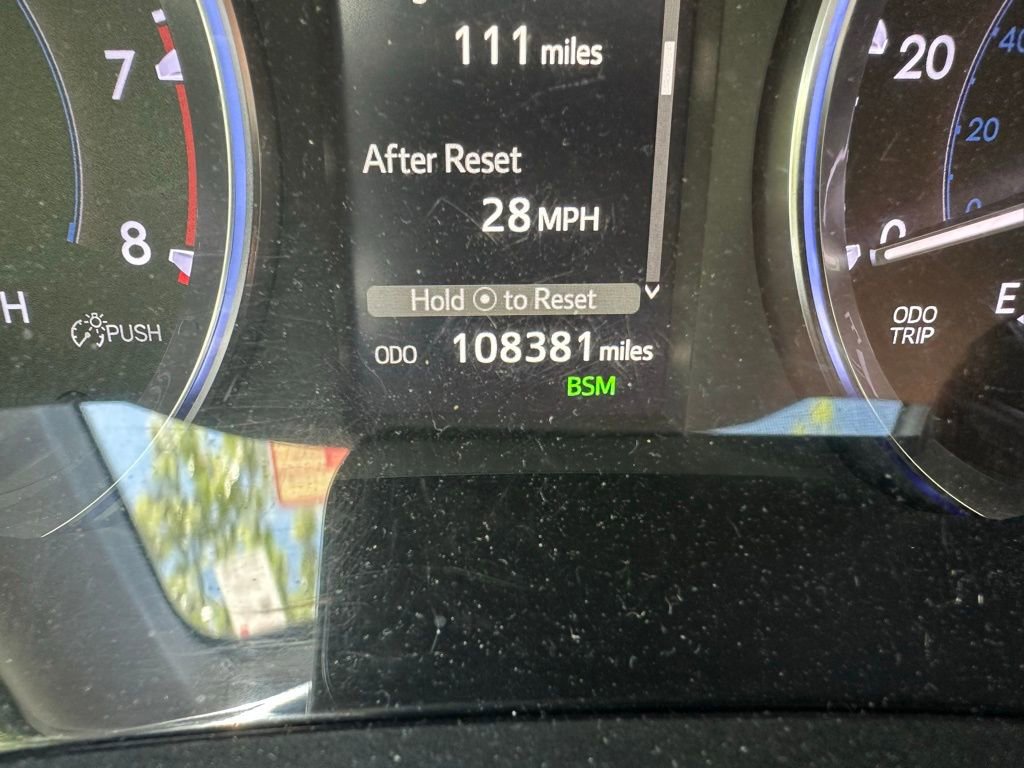 Used 2017 Toyota Highlander SE FWD image 14