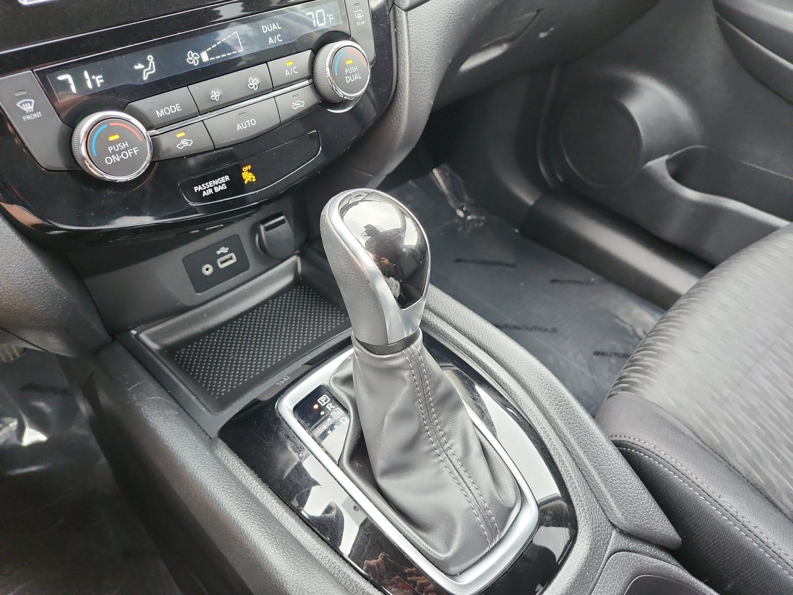 Used 2020 Nissan Rogue SV AWD/4WD image 21
