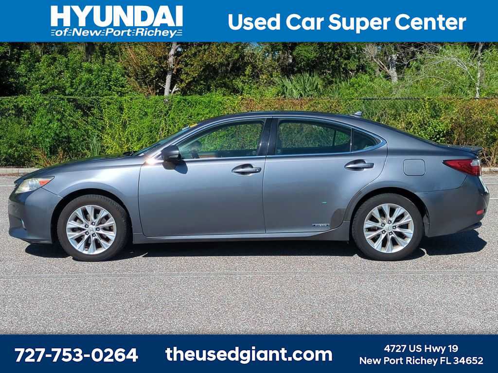 Used 2013 Lexus ES 300h w/ Premium Pkg FWD image 2