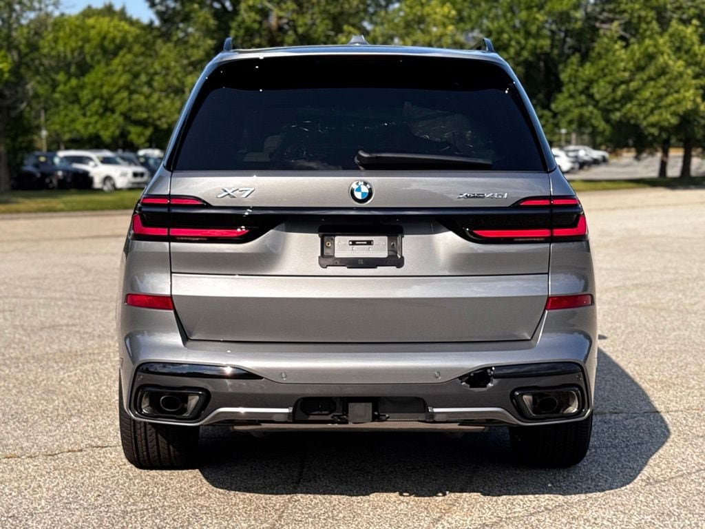 New 2027 BMW X7 xDrive40i w/ M Sport Package AWD/4WD image 5