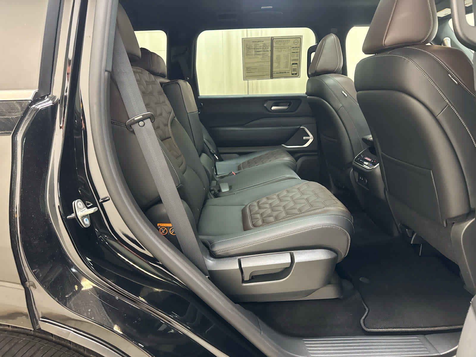 Certified 2026 Nissan Armada Platinum Reserve AWD/4WD image 16