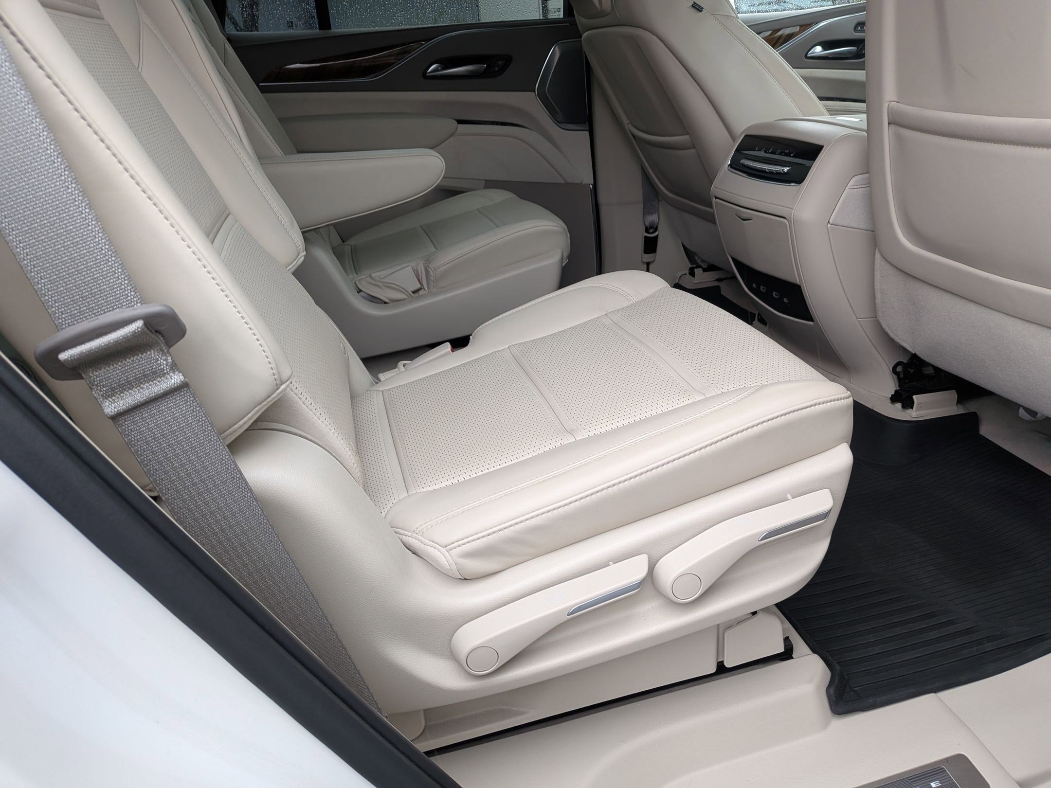 Used 2023 Cadillac Escalade Premium Luxury Platinum w/ LPO, Radiant Package image 26