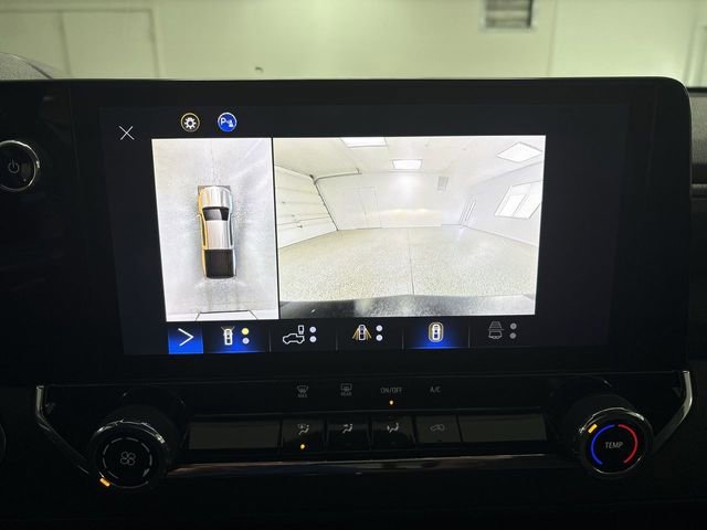 Used 2023 Chevrolet Colorado Trail Boss w/ Technology Package image 32