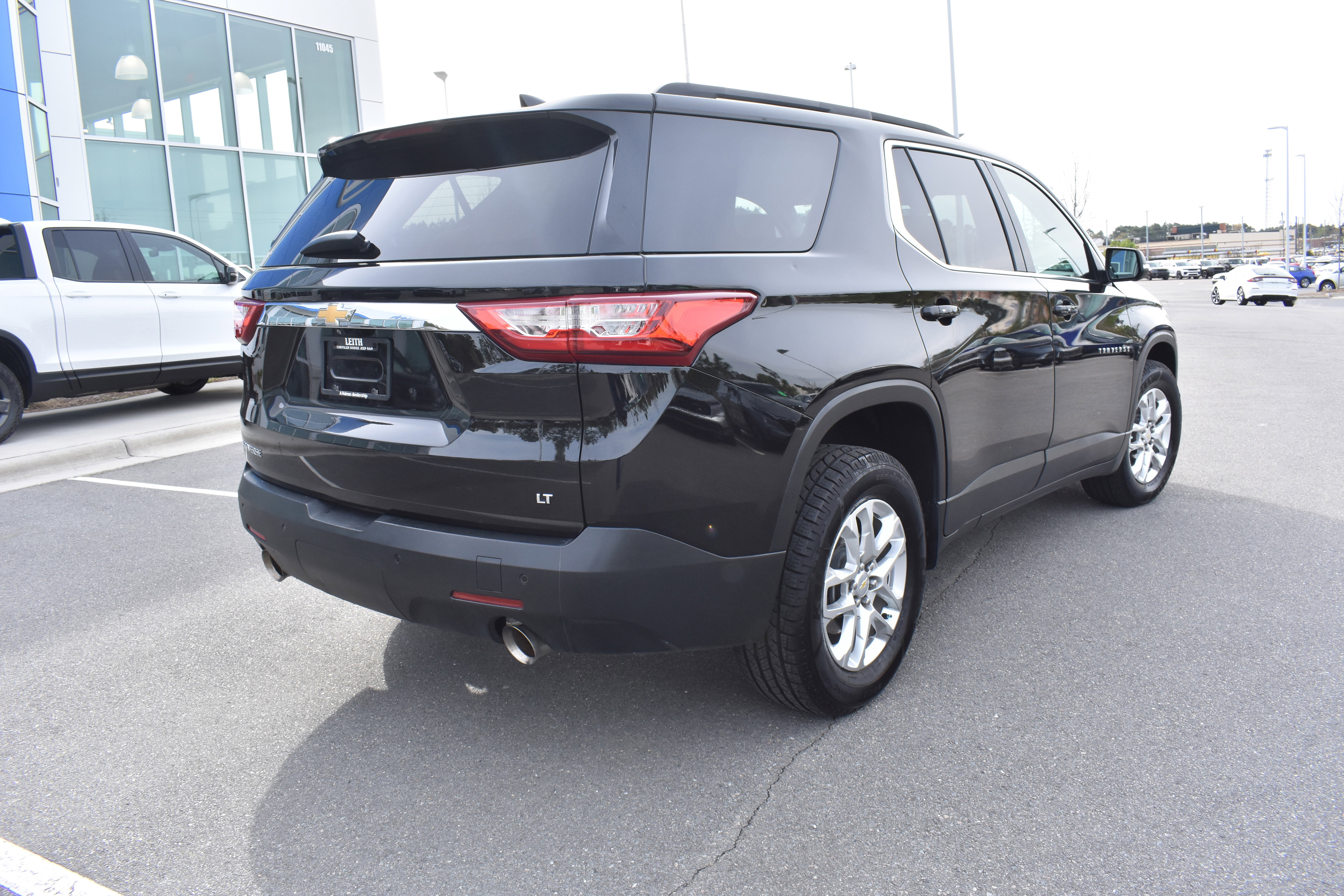 Used 2021 Chevrolet Traverse LT image 9