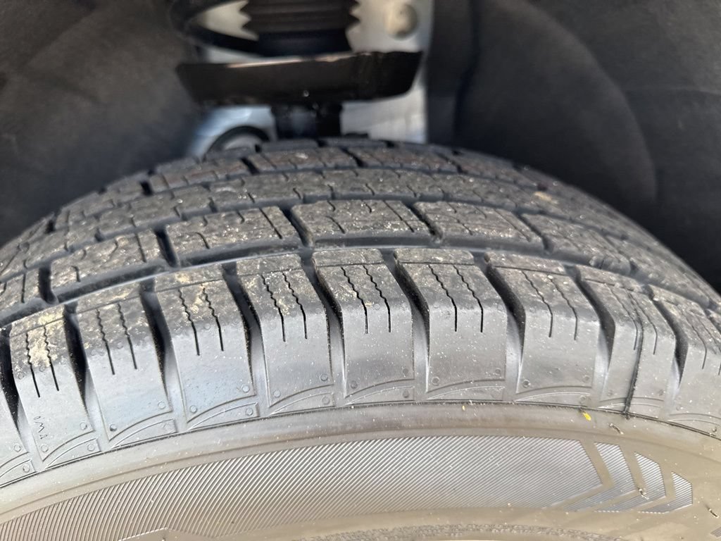 Used 2026 Chevrolet Equinox LT FWD image 34