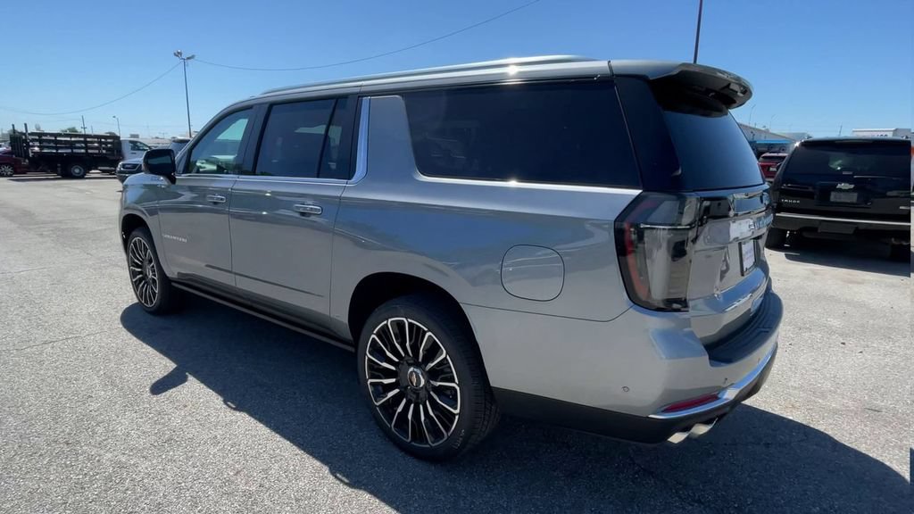 New 2026 Chevrolet Suburban High Country AWD/4WD image 8