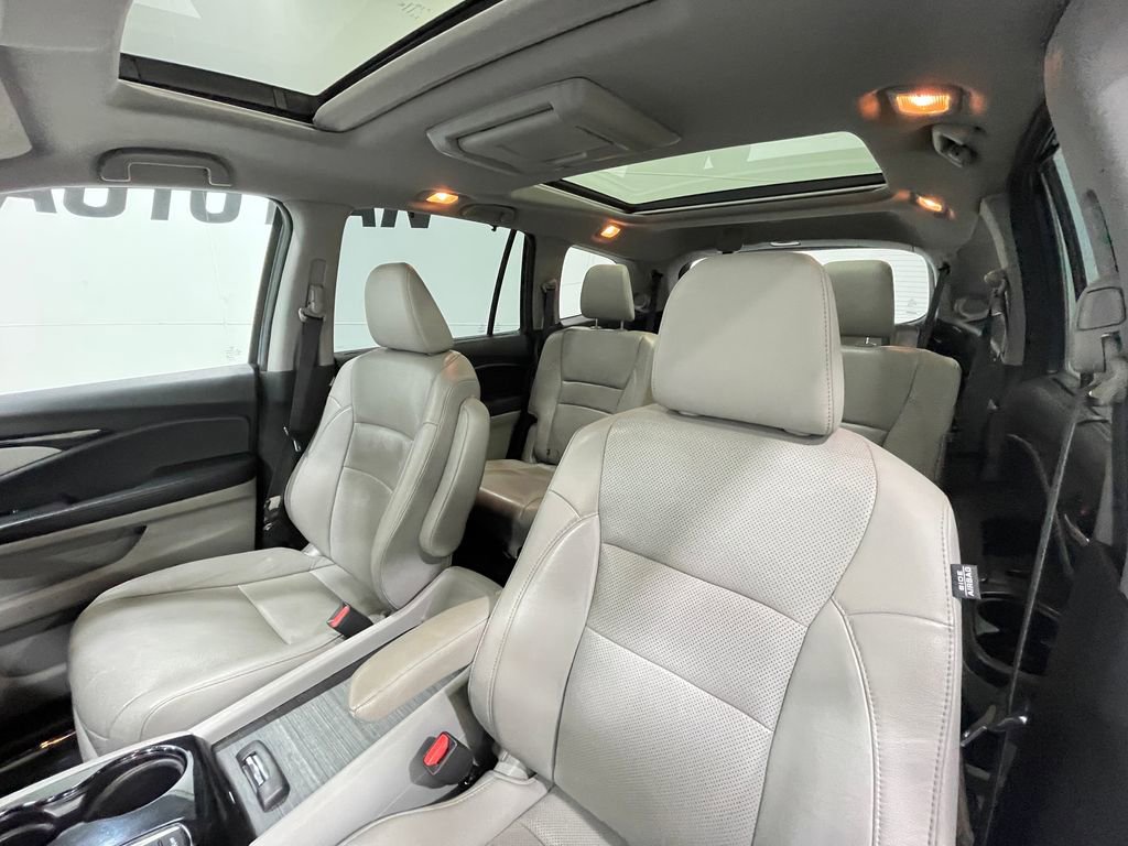 Used 2016 Honda Pilot Elite image 14