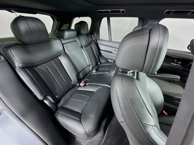 Used 2025 Land Rover Range Rover SE image 29