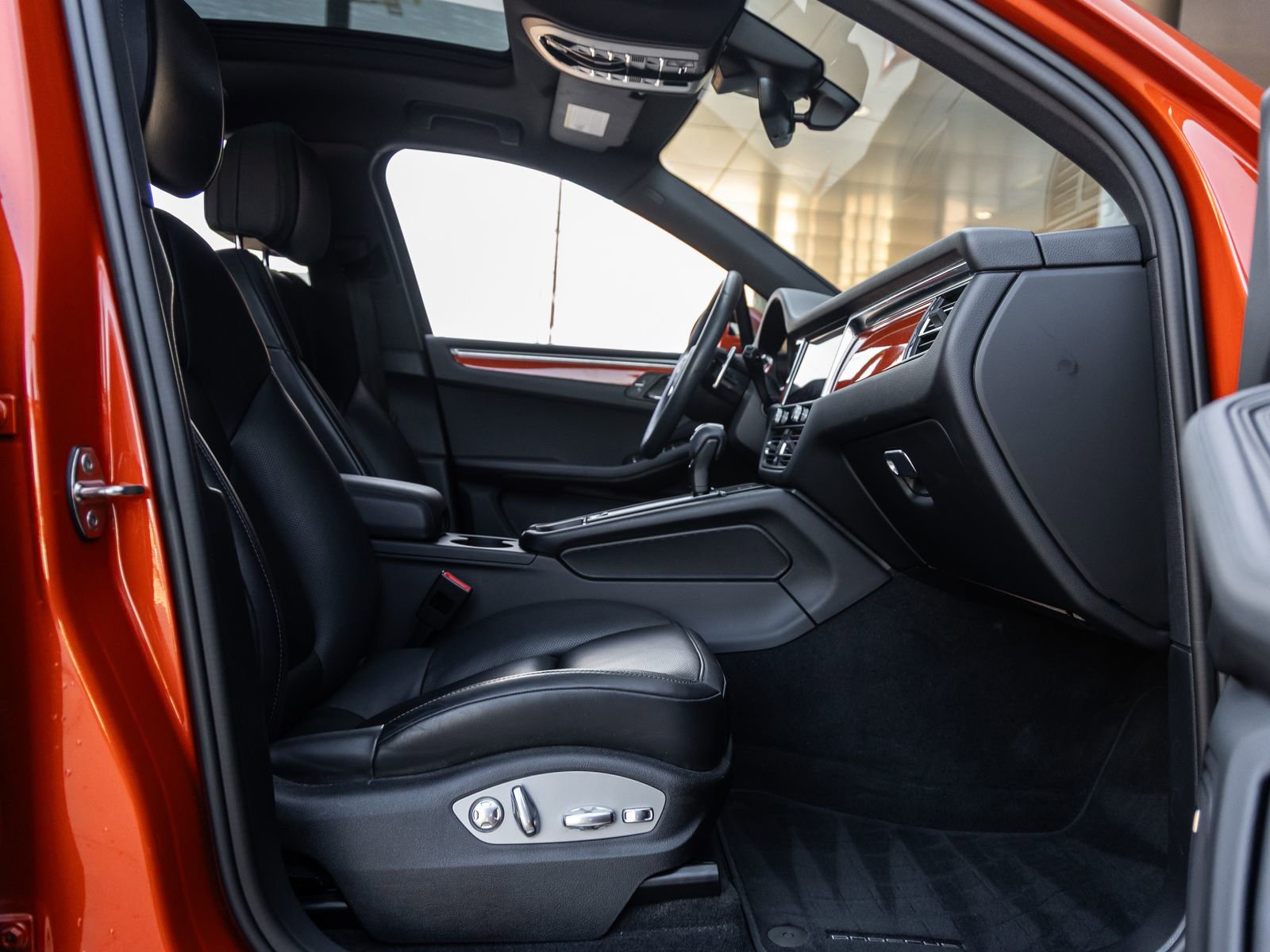 Certified 2024 Porsche Macan S image 44