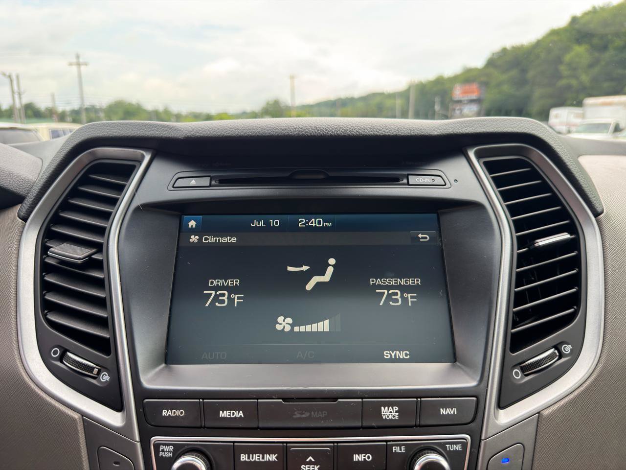 Used 2017 Hyundai Santa Fe Limited FWD image 17