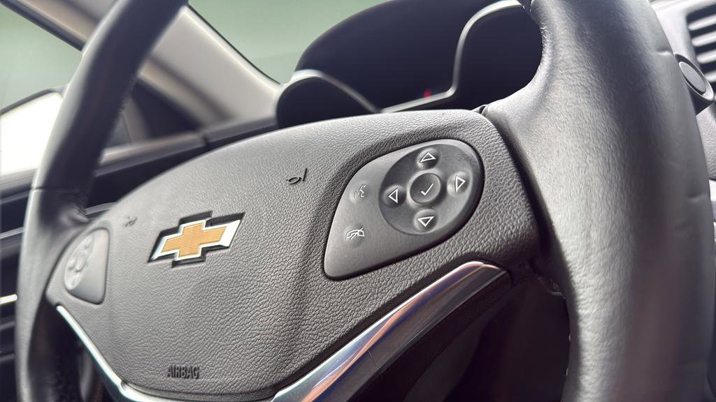 Used 2016 Chevrolet Impala LT w/ Convenience Package image 27