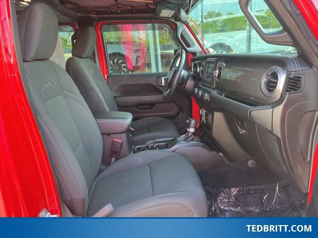 Used 2021 Jeep Wrangler Unlimited Sahara w/ Cold Weather Group AWD/4WD image 21