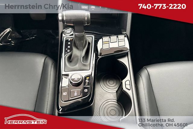 Used 2025 Kia Sportage EX AWD/4WD image 6