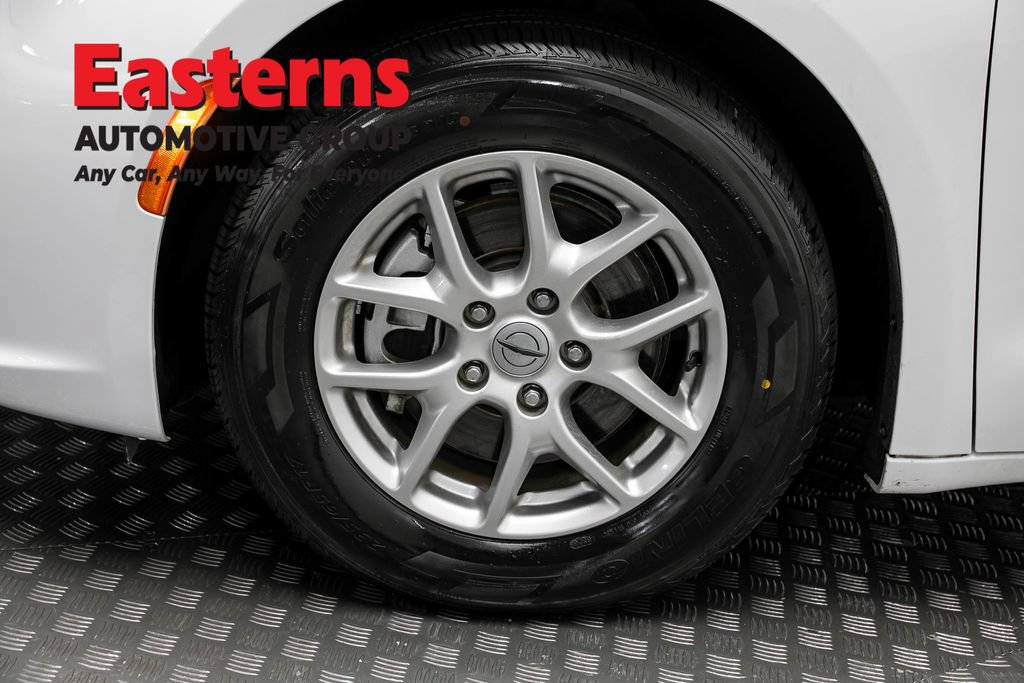 Used 2023 Chrysler Pacifica Touring-L FWD image 32